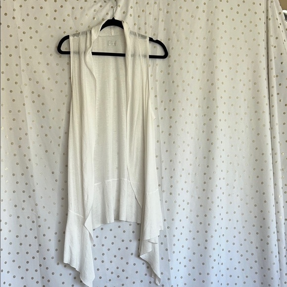 Converse White Sleeveless Drape Top - Picture 2 of 11
